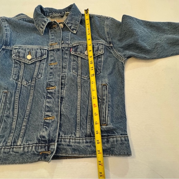 Levi's Classic Denim Jacket in Blue - Picture 5 of 5